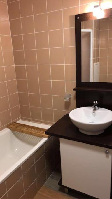 Au Bout Du Bois Piscine Sauna Hammam Accessible En Saison Et Le Logement Accessible Toute L Annee Les Déserts Eksteriør bilde